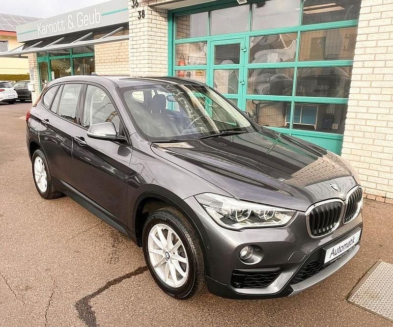 Grau Gebraucht 2017 BMW X1 Sport Line SUV | 19.950 € (Guter Preis) - Bild 1/4