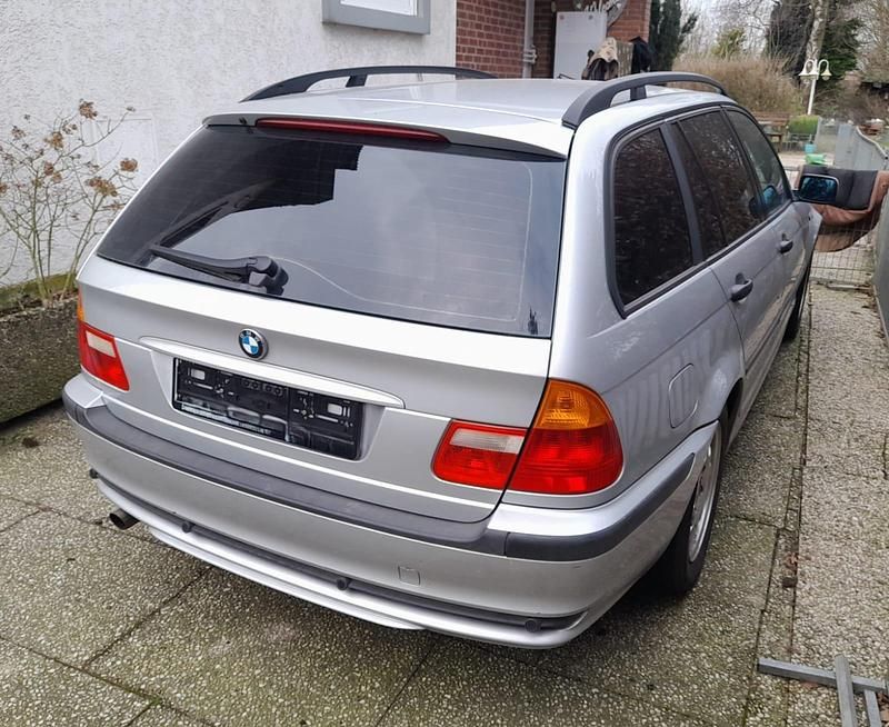Gebraucht BMW 316 116 PS (85 kW) 2004 Silber Kombi