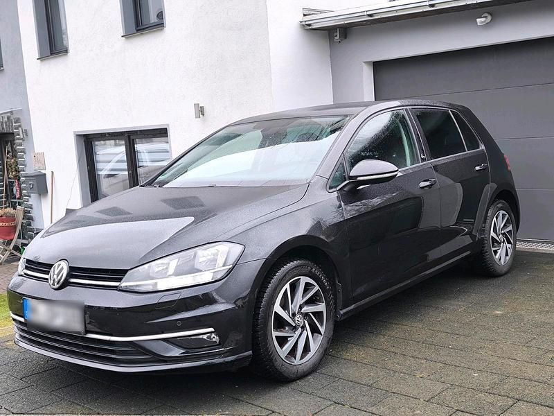 Gebraucht 2017 VW Golf VII Sound Kleinwagen | 11.000 € (Fairer Preis) - Bild 1/4