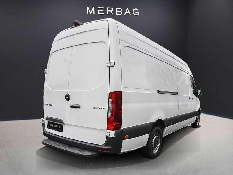 Gebraucht Mercedes Sprinter 170 PS (125 kW) 2023 Arktisweiß Van