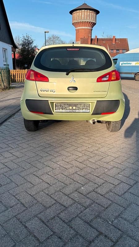 Gebraucht Mitsubishi Colt Inform 75 PS (55 kW) 2006 Grün Kleinwagen