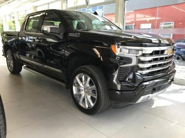 Schwarz (diamond black) Neu 2024 Chevrolet Silverado SUV | 89.900 € - Bild 1/4