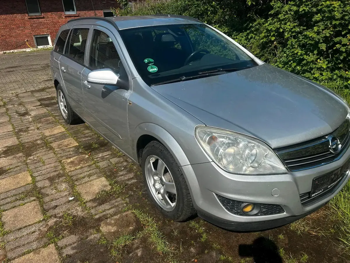 Gebraucht Opel Astra 101 PS (74 kW) 2007 Silber Kombi