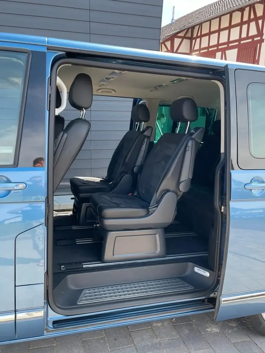 Gebraucht VW Multivan Highline 204 PS (150 kW) 2015 Blau Van / Kleinbus