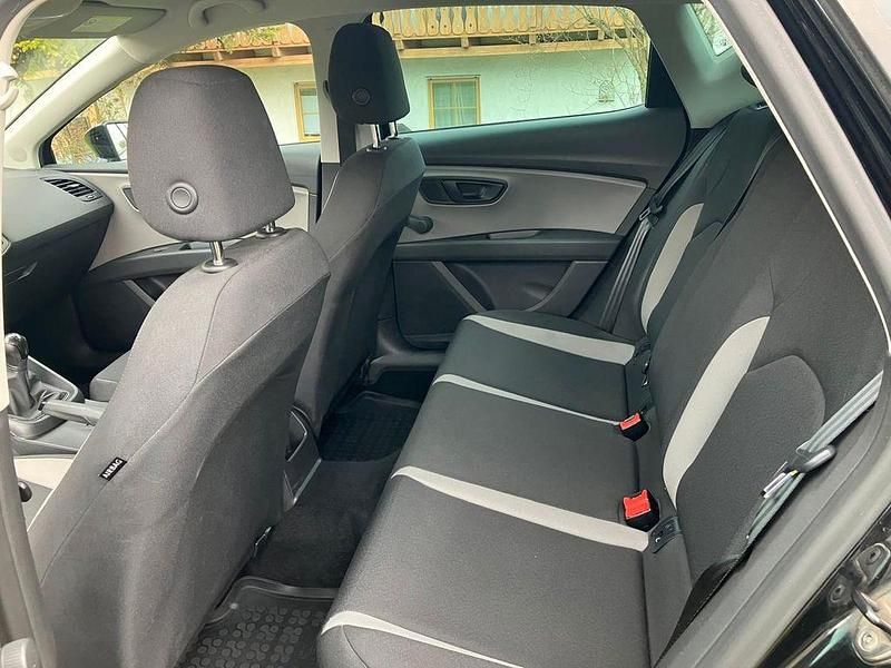 Second-hand Seat Leon Reference 105 CP (77 kW) 2014 Negru Berlinǎ