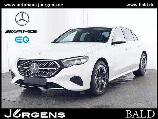 Gebraucht Mercedes E300 Avantgarde 204 PS (150 kW) 2023 Unilack polarweiss Limousine