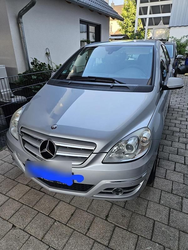 Silber Gebraucht 2010 Mercedes B160 Sport Edition Van / Kleinbus | 4.900 € (Fairer Preis) - Bild 1/4