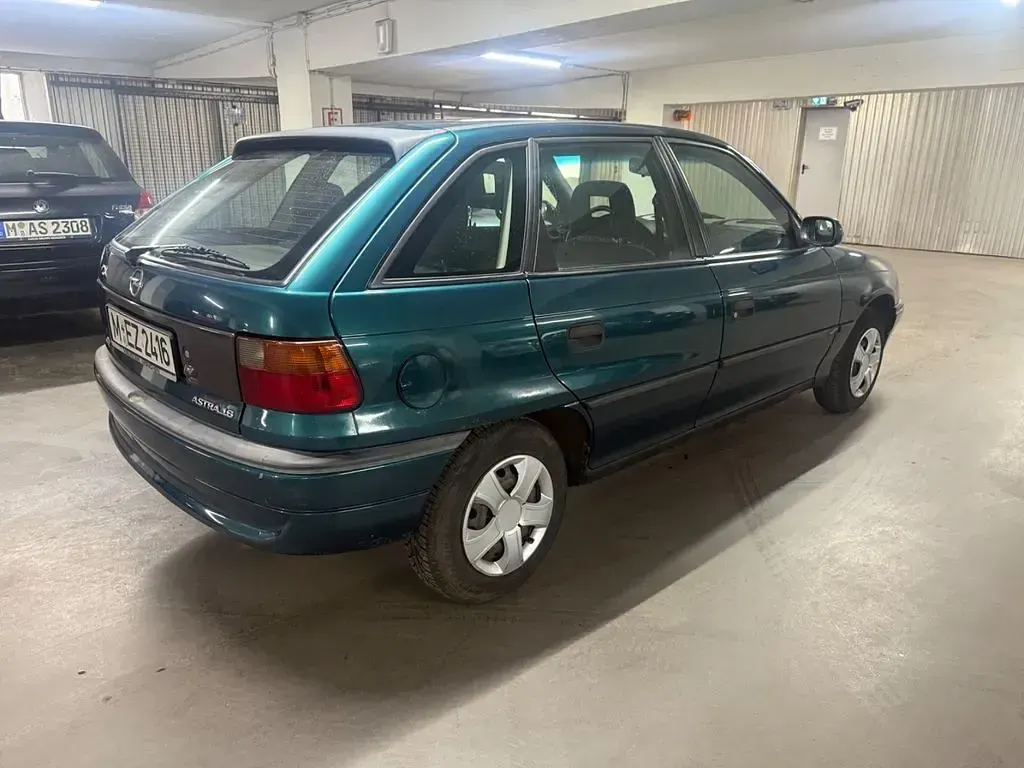 Gebraucht Opel Astra Comfort 75 PS (55 kW) 1998 Blau Limousine
