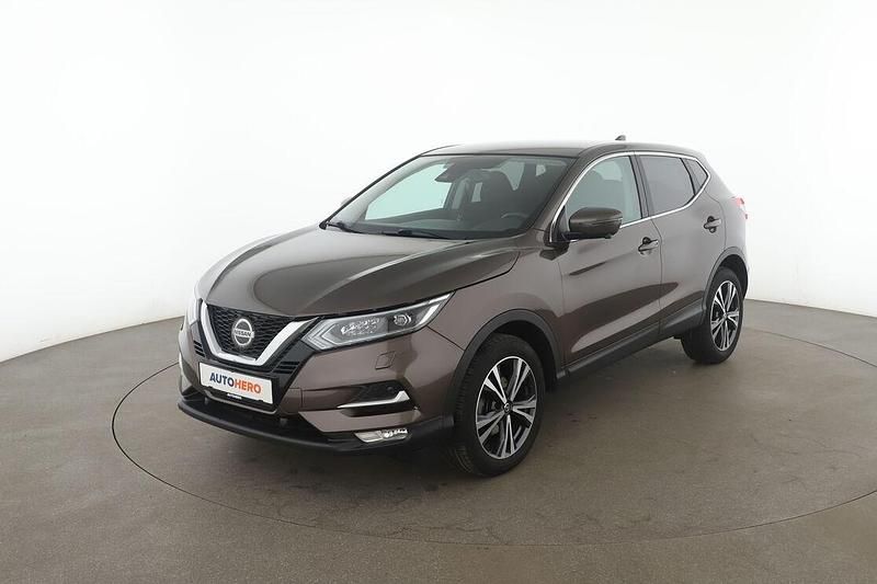 Braun Gebraucht 2018 Nissan Qashqai N-Connecta SUV | 14.870 € (Fairer Preis) - Bild 1/3