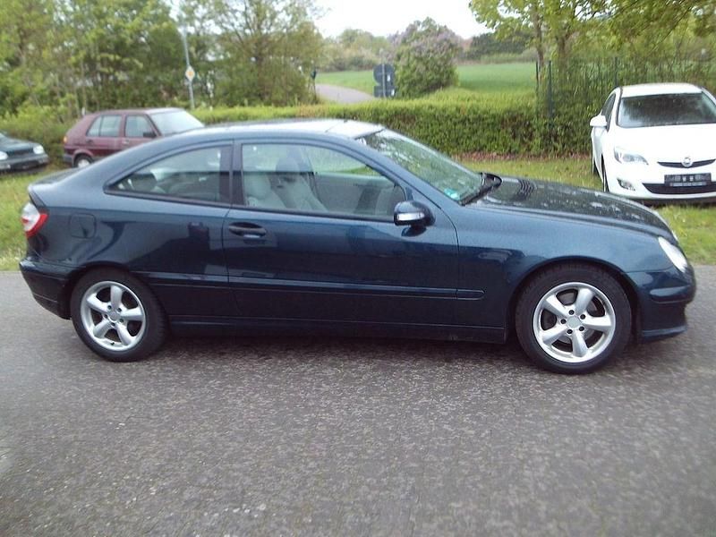 Gebraucht Mercedes C200 122 PS (89 kW) 2006 Schwarz Coupé
