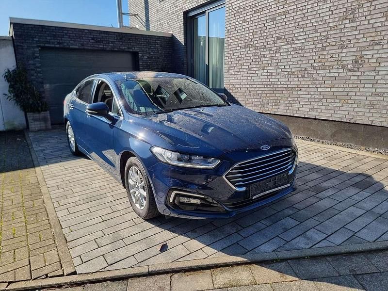 Gebraucht Ford Mondeo Titanium 140 PS (102 kW) 2019 Blazerblau Limousine