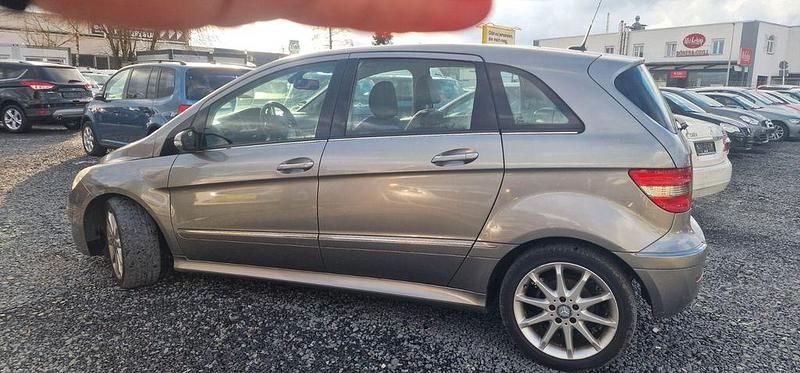 Gebraucht Mercedes B200 140 PS (102 kW) 2007 Grau Van / Kleinbus
