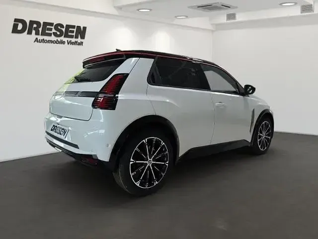 Nowe Renault 5 E-Tech Iconic 110 kW (150 KM) 2026 Biały Sedan/Limuzyna