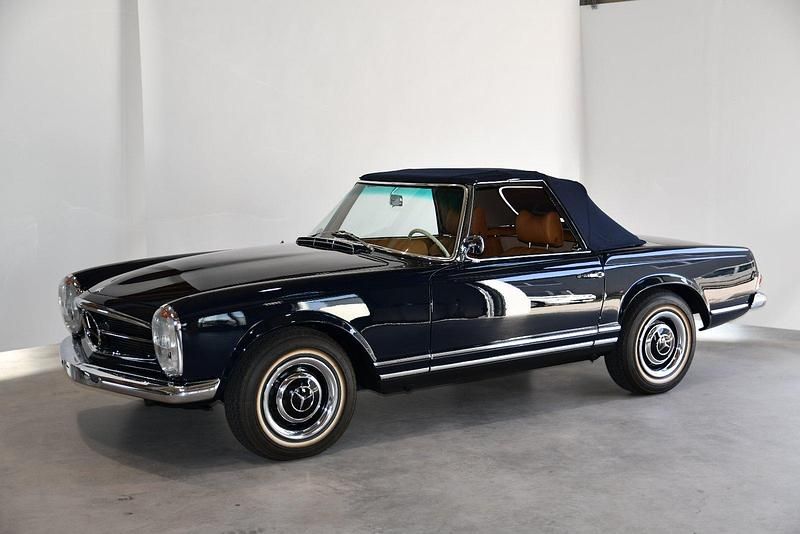Gebraucht Mercedes 230 150 PS (110 kW) 1964 Blau Cabrio