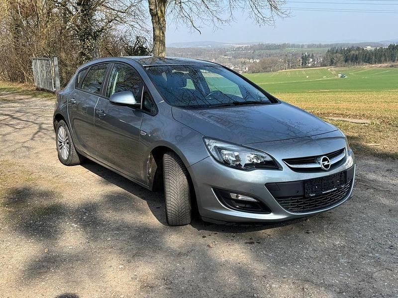 Gebraucht Opel Astra Style 120 PS (88 kW) 2015 Silber Limousine