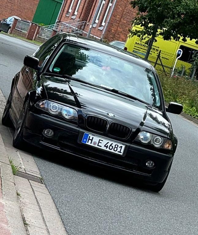 Schwarz Gebraucht 2001 BMW 320 Performance Limousine | 2.300 € (Superpreis) - Bild 1/4
