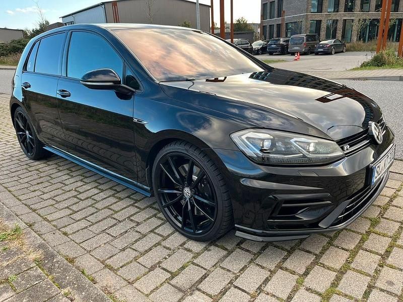Schwarz Gebraucht 2017 VW Golf VII R Limousine | 24.600 € (Etwas zu teuer) - Bild 1/4