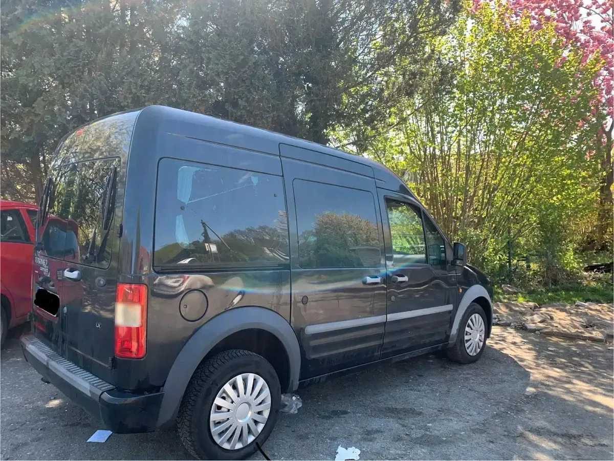 Second-hand Ford Transit Connect 110 CP (80 kW) 2008 Negru Monovolum