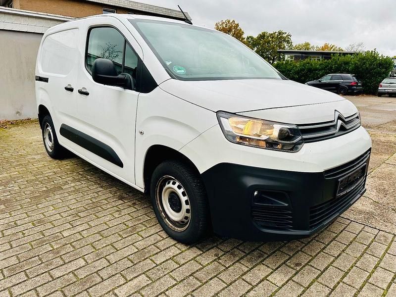 Gebraucht Citroën Berlingo 102 PS (75 kW) 2021 Weiß Van / Kleinbus