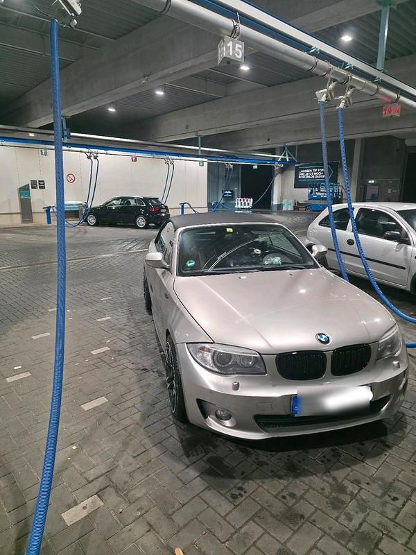 Silber Gebraucht 2011 BMW 118 Cabriolet M Sport Cabrio | 6.500 € (Guter Preis) - Bild 1/4
