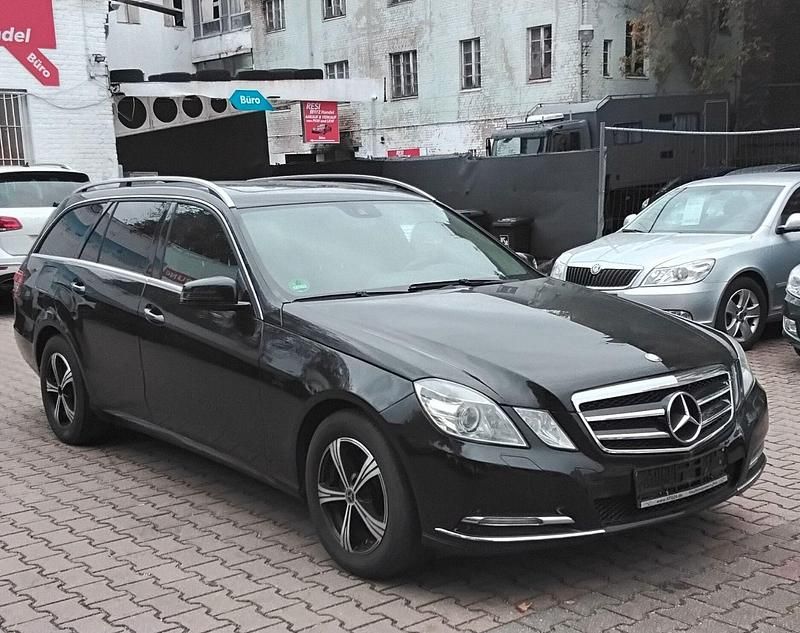 Gebraucht Mercedes E200 136 PS (100 kW) 2012 Schwarz Kombi