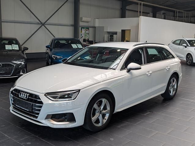 Weiß Gebraucht 2022 Audi A4 Advanced Plus Kombi | 24.900 € (Guter Preis) - Bild 1/4
