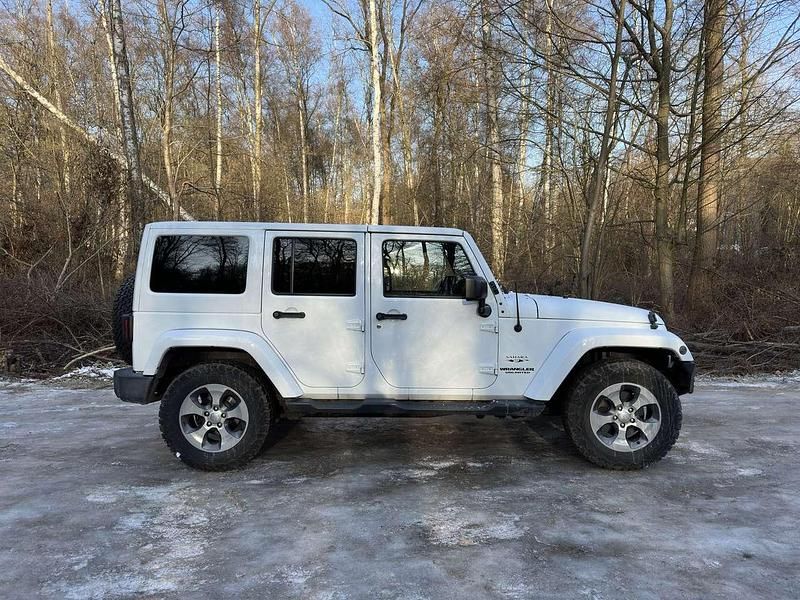 Gebraucht Jeep Wrangler Unlimited 200 PS (147 kW) 2017 Weiß SUV