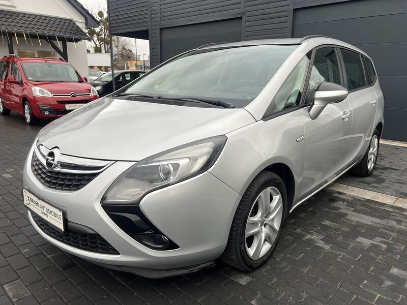 Silber Gebraucht 2014 Opel Zafira Tourer Edition+ Van / Kleinbus | 9.470 € (Fairer Preis) - Bild 1/4