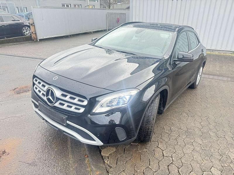Gebraucht Mercedes GLA180 Style 122 PS (89 kW) 2018 Schwarz SUV
