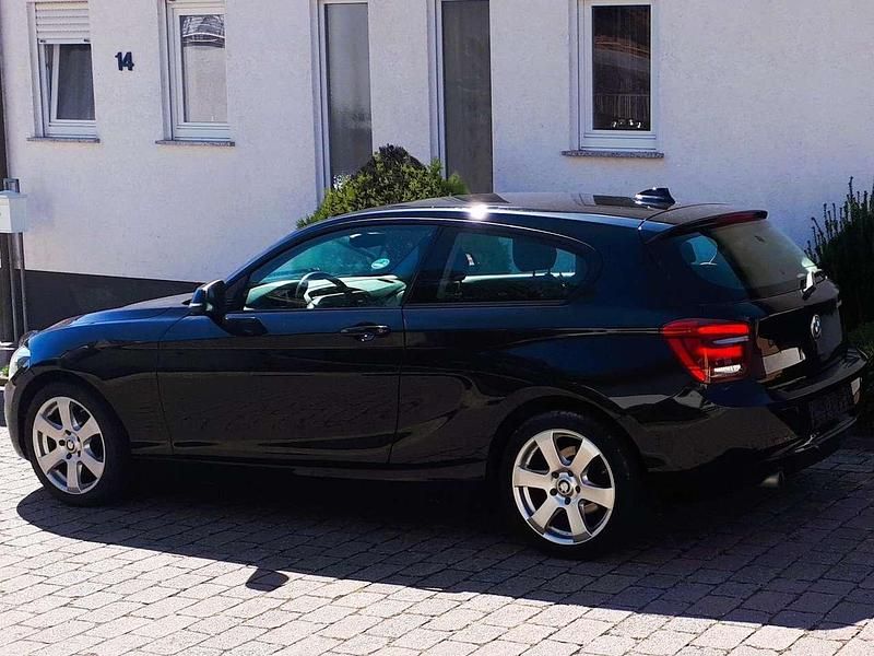 Gebraucht BMW 114 95 PS (69 kW) 2014 Schwarz Kleinwagen