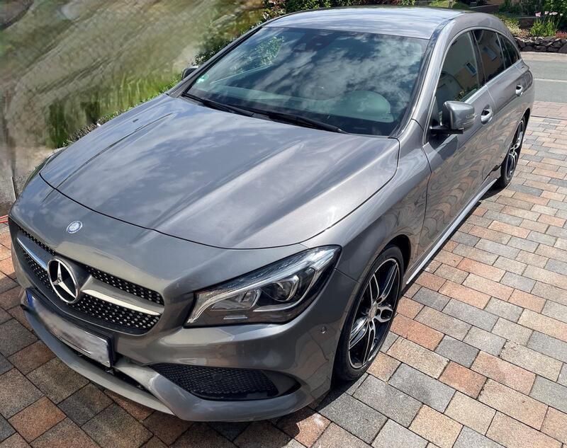 Silber Gebraucht 2017 Mercedes CLA250 Shooting Brake AMG line Kombi | 15.200 € - Bild 1/4
