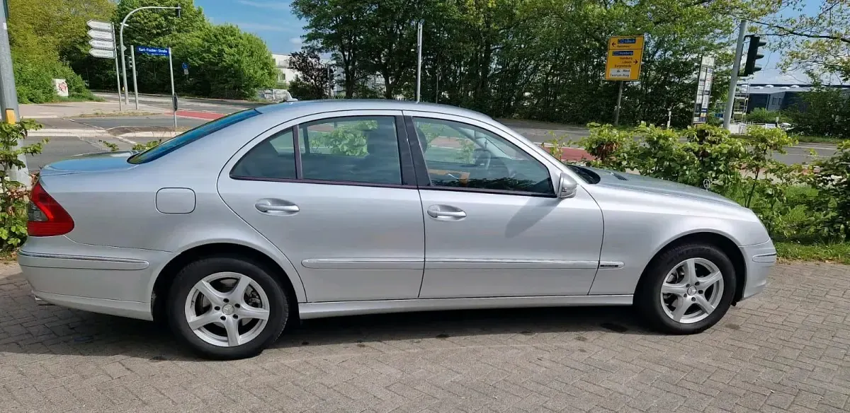 Gebraucht Mercedes E320 224 PS (164 kW) 2008 Silber Limousine