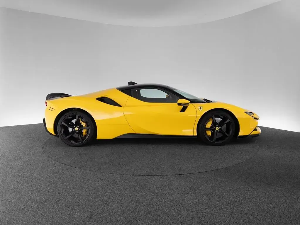 Gebraucht Ferrari SF90 999 PS (734 kW) 2022 Gelb Coupé