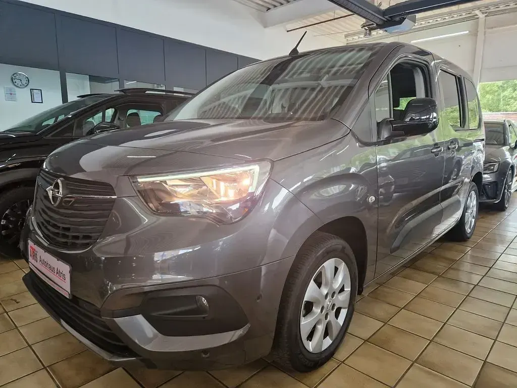 Gebraucht Opel Combo Life Elegance 131 PS (96 kW) 2022 Moonstone grey Van / Kleinbus