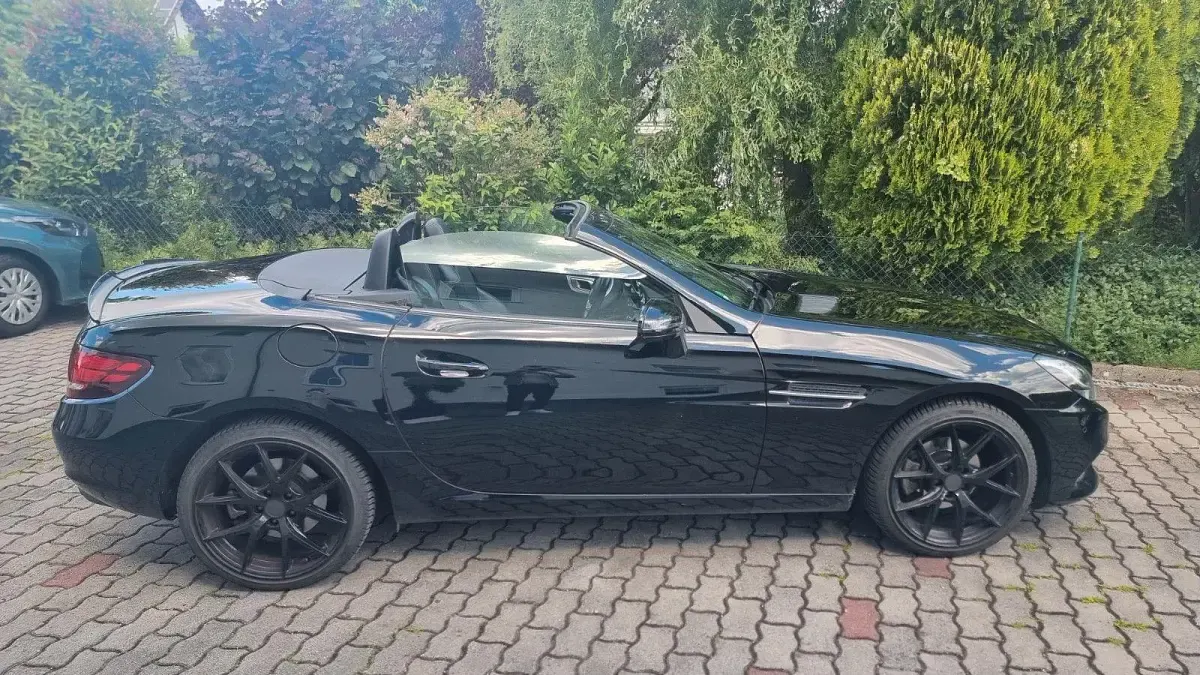 Gebraucht Mercedes SLC180 156 PS (114 kW) 2018 Schwarz Cabrio