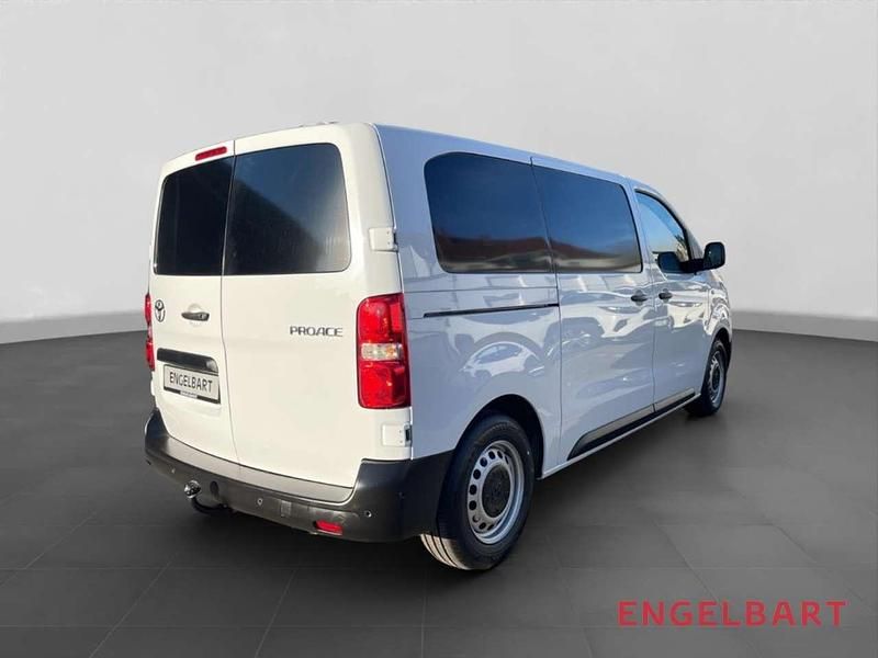 Gebraucht Toyota Proace 120 PS (88 kW) 2024 Icy white Van / Kleinbus