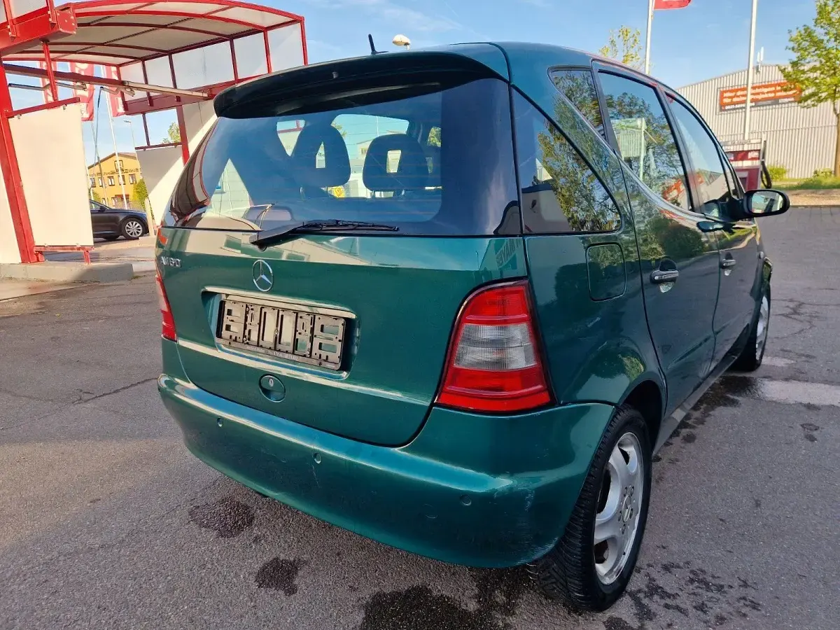 Gebraucht Mercedes A160 Elegance 102 PS (75 kW) 2000 Grün Van / Kleinbus