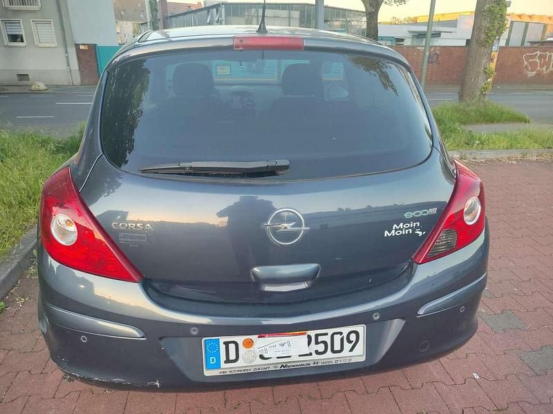 Używany Opel Corsa Edition 90 KM (66 kW) 2010 Hatchback