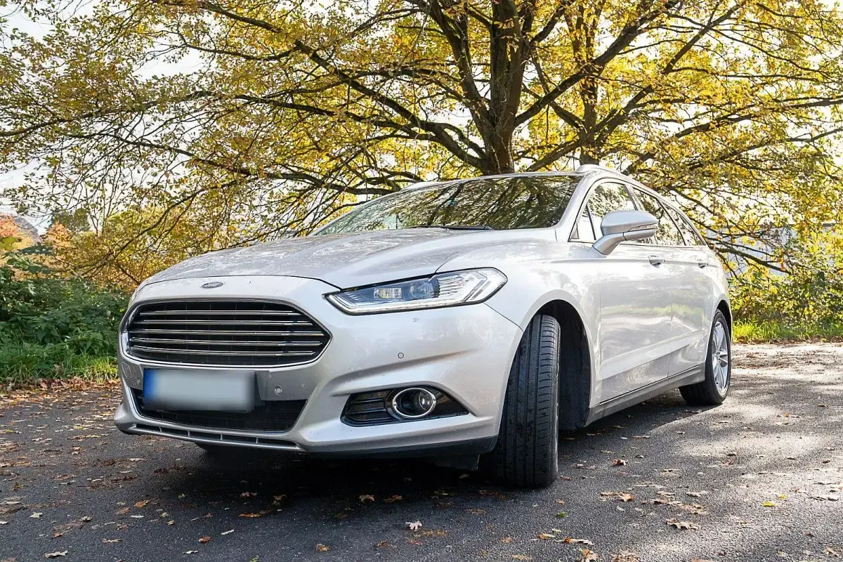 Gebraucht Ford Mondeo Titanium 150 PS (110 kW) 2017 Silber Kombi