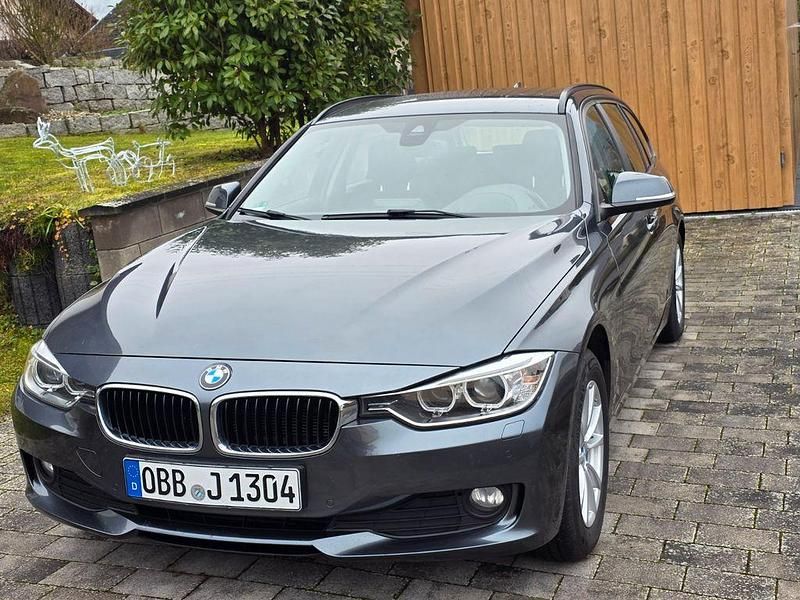 Grau Gebraucht 2014 BMW 318 Sport Line Kombi | 10.500 € (Etwas zu teuer) - Bild 1/4