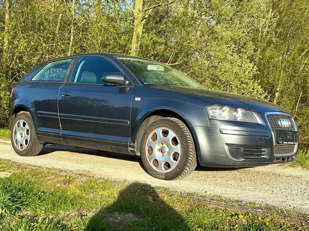 Gebraucht Audi A3 Attraction 116 PS (85 kW) 2007 Delfingrau Kleinwagen