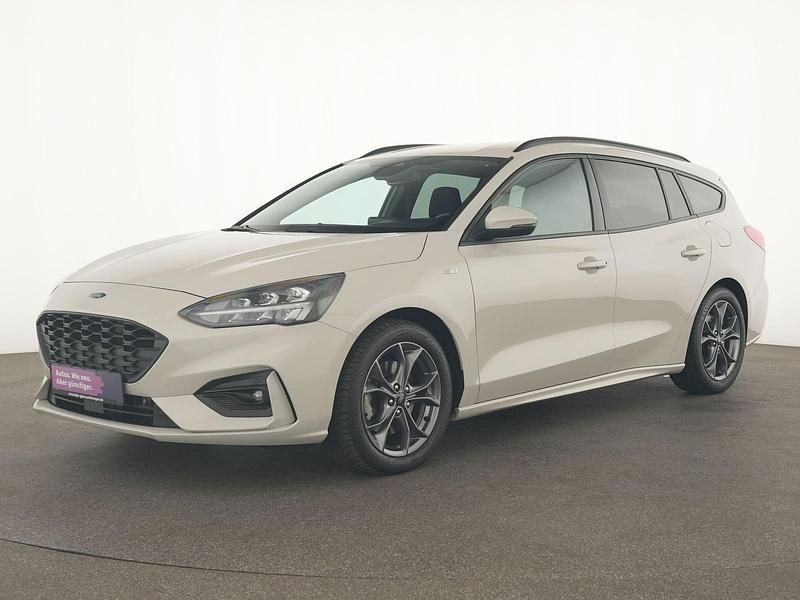 Weiß Gebraucht 2022 Ford Focus ST-Line Limousine | 17.225 € (Guter Preis) - Bild 1/4