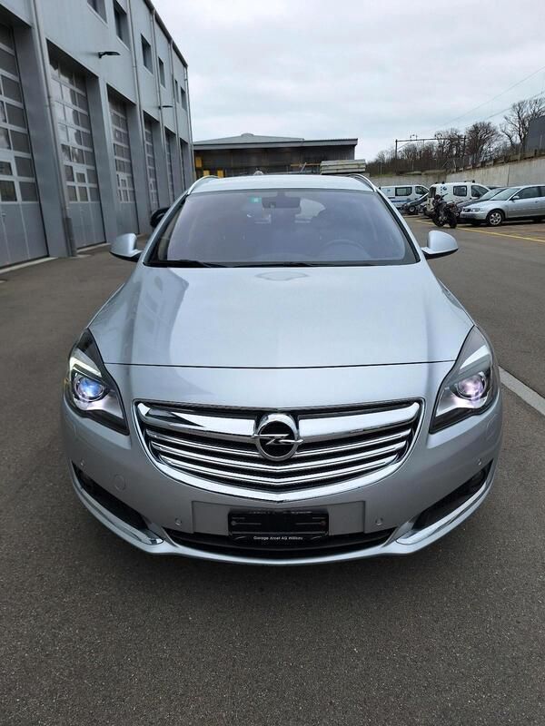 Silber Gebraucht 2015 Opel Insignia Kombi | 9.000 € - Bild 1/4
