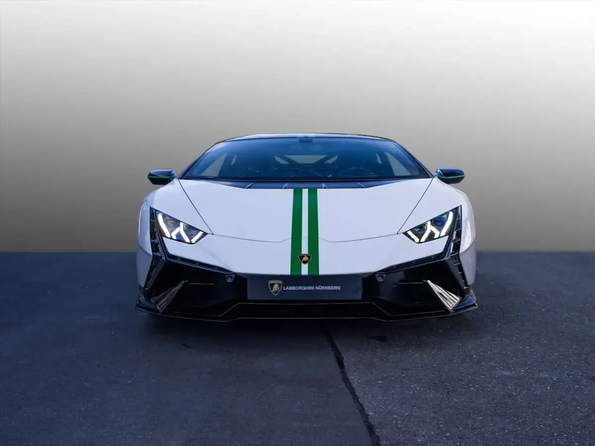 Gebraucht Lamborghini Huracán 640 PS (470 kW) 2024 Weiss Coupé