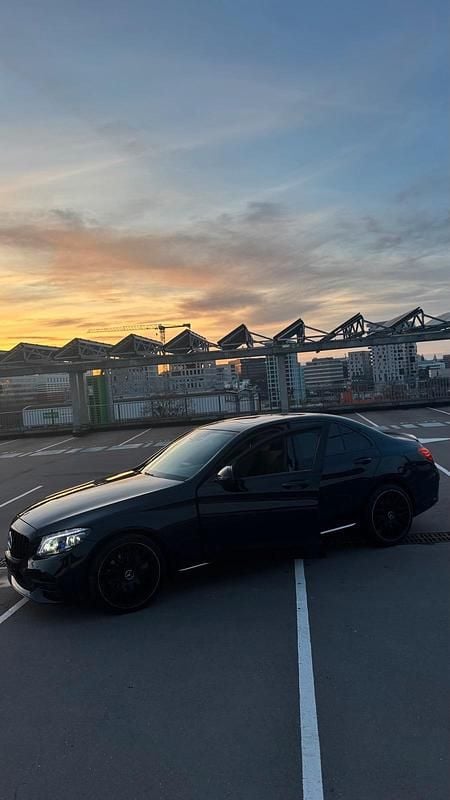 Gebraucht Mercedes C250 211 PS (155 kW) 2015 Schwarz Limousine