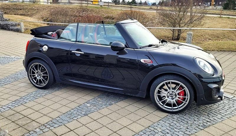 Schwarz Gebraucht 2018 Mini John Cooper Works Cabriolet Cabrio | 28.800 € (Fairer Preis) - Bild 1/4