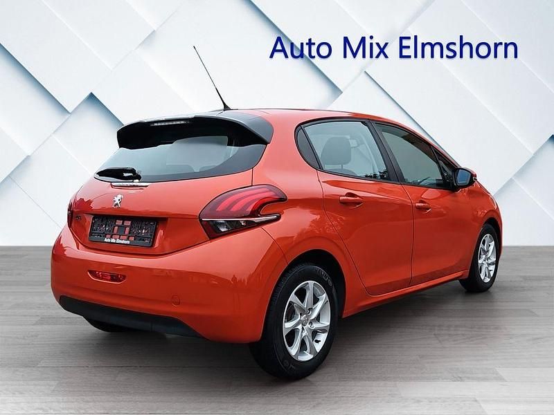 Gebraucht Peugeot 208 Active 99 PS (72 kW) 2017 Orange Kleinwagen