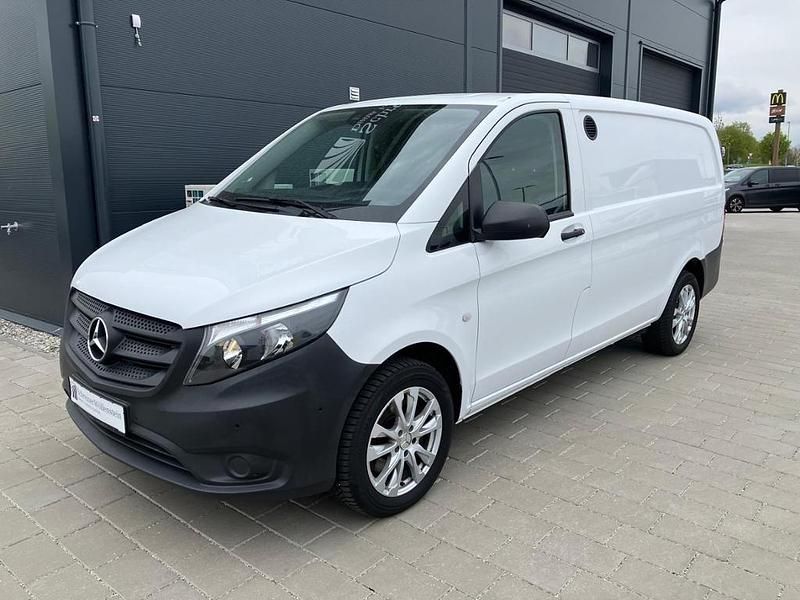 Usado Mercedes Vito 163 HP (119 kW) 2020 Branco Van
