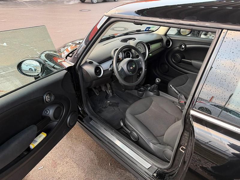 Gebraucht Mini Cooper 80 PS (58 kW) 2013 Schwarz Kleinwagen