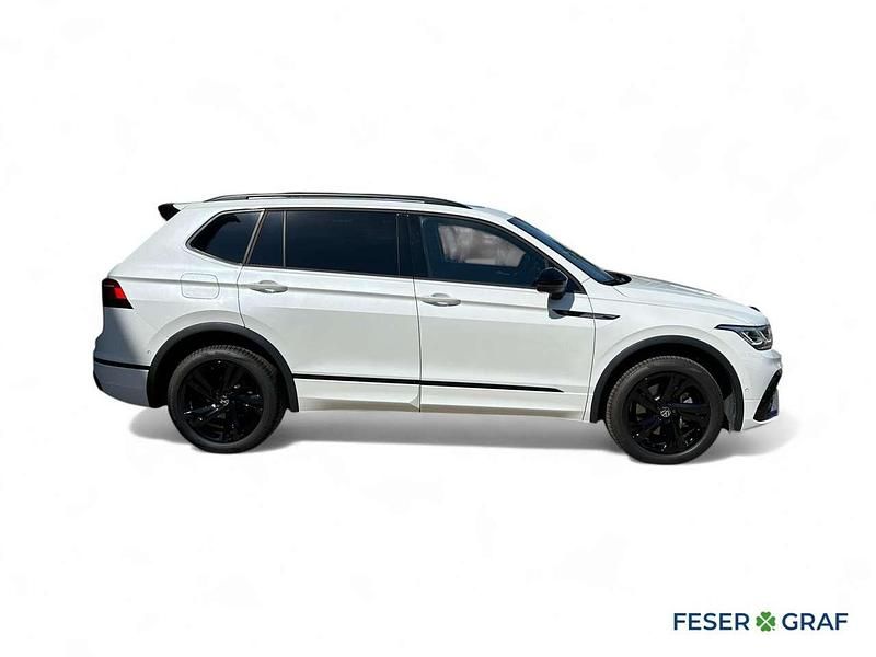 Gebraucht VW Tiguan Allspace R-line 193 PS (141 kW) 2024 Oryxweiß perlmutteffekt SUV